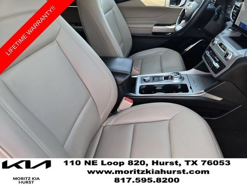 Used 2023 Ford Explorer XLT w/ Equipment Group 202A AWD/4WD image 19