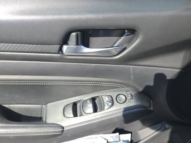 Used 2019 Nissan Altima 2.5 S FWD image 17