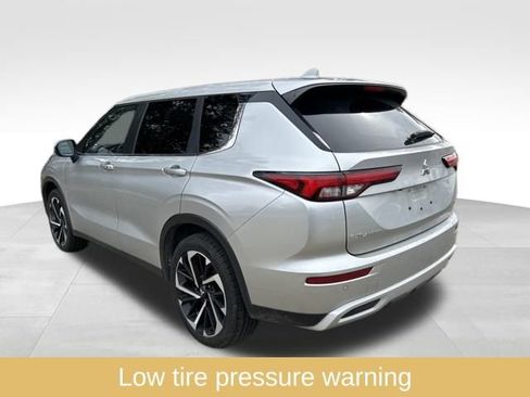 Used 2024 Mitsubishi Outlander SE image 5