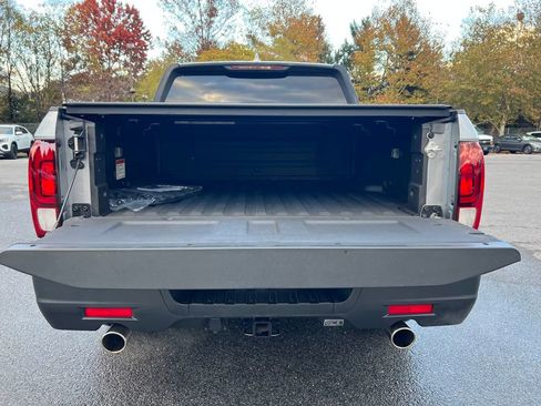 Used 2024 Honda Ridgeline Sport image 15