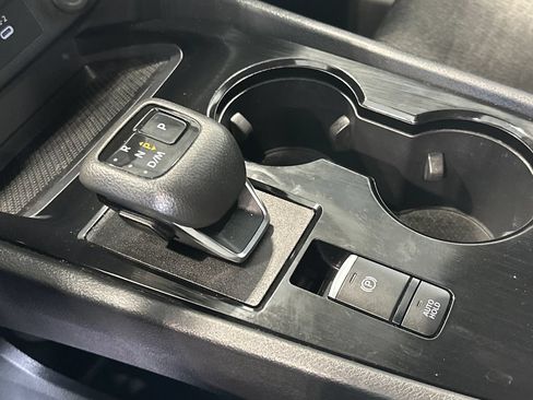 Used 2024 Nissan Rogue SV AWD/4WD image 23