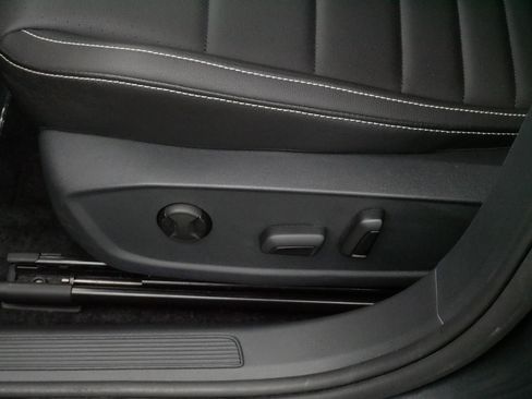 Certified 2024 Volkswagen Jetta SE FWD image 20