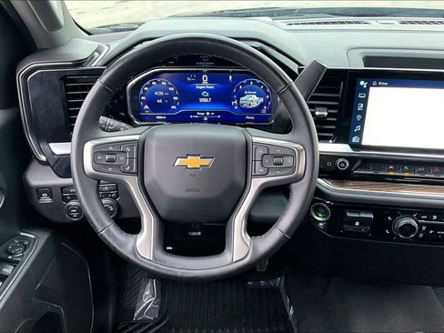 Used 2025 Chevrolet Silverado 1500 LT image 5