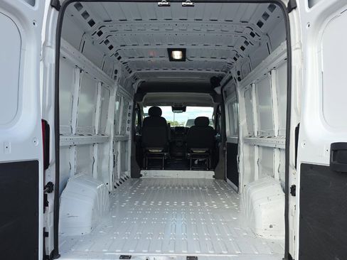 Used 2024 RAM ProMaster 2500 w/ Safety Group image 10