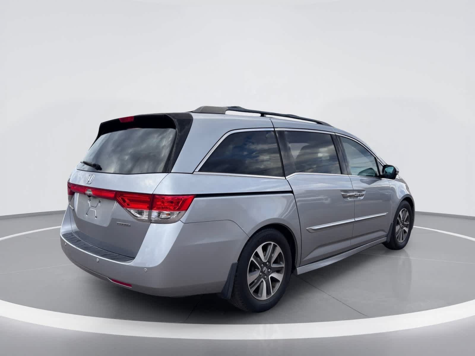 Used 2016 Honda Odyssey Touring Elite image 6