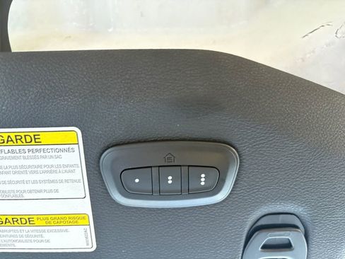 Used 2023 Jeep Wrangler Sahara image 27