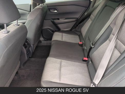 Used 2025 Nissan Rogue SV image 15