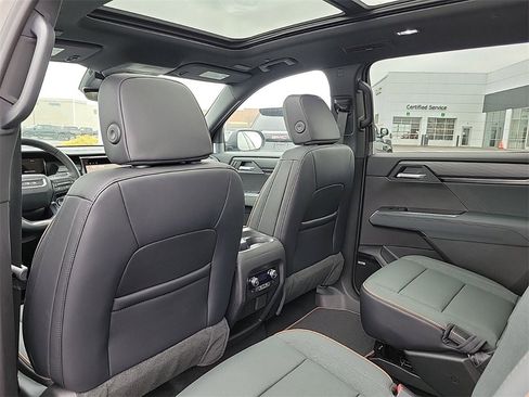 New 2026 GMC Acadia AT4 w/ Luxury Package image 13