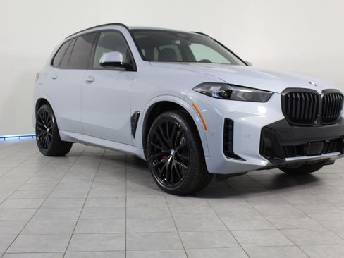 New 2026 BMW X5 xDrive40i w/ M Sport Package image 7