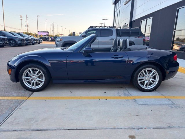 Used 2011 MAZDA MX-5 Miata Sport RWD image 3