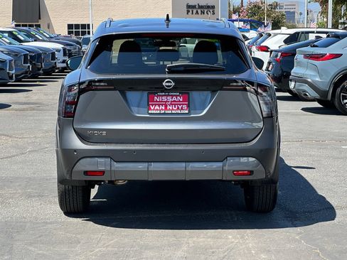 Used 2026 Nissan Kicks SV FWD image 6