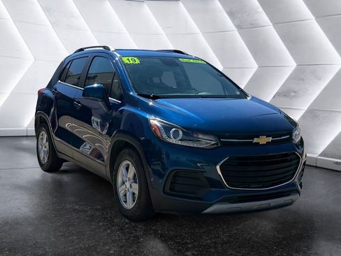 Used 2019 Chevrolet Trax LT FWD image 1