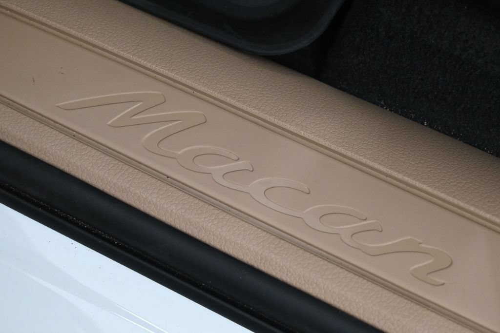Certified 2026 Porsche Macan AWD/4WD image 29