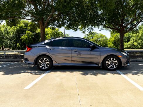 Used 2017 Honda Civic EX image 10