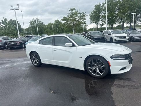 Used 2015 Dodge Charger R/T w/ Plus Group RWD image 7