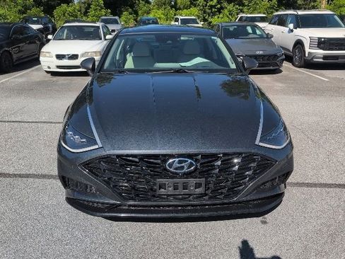 Used 2022 Hyundai Sonata Limited w/ Winter Weather Package FWD image 2