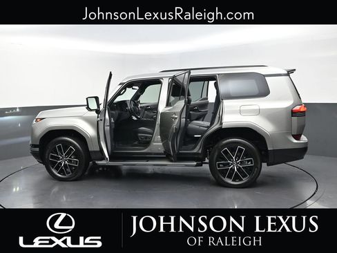 Used 2024 Lexus GX 550 w/ Cold Area Package AWD/4WD image 28