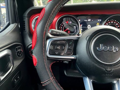 Used 2021 Jeep Wrangler Unlimited Rubicon AWD/4WD image 11