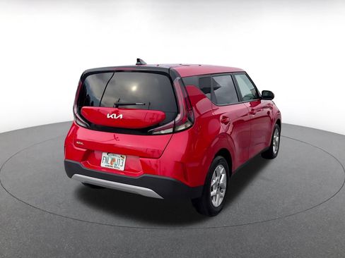 Used 2025 Kia Soul LX w/ LX Technology Package FWD image 13