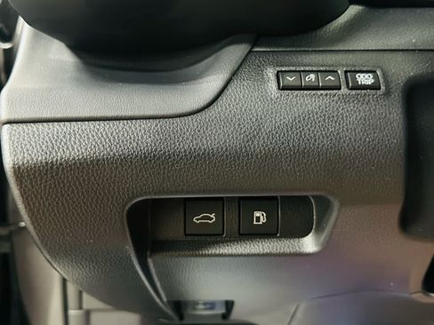 Certified 2023 Toyota Crown AWD/4WD image 14