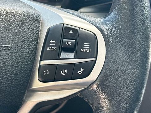 Used 2022 Ford Explorer XLT w/ Equipment Group 202A AWD/4WD image 33