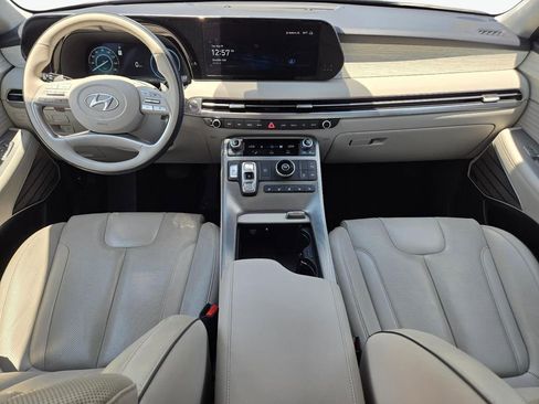 Certified 2025 Hyundai Palisade Calligraphy FWD image 21