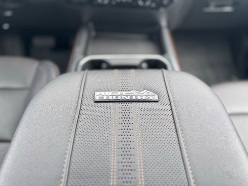 Used 2024 Chevrolet Silverado 2500 High Country w/ Technology Package image 30