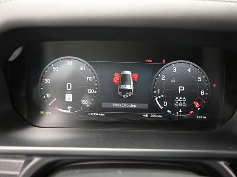 Used 2023 Land Rover Defender 130 X-Dynamic SE image 14