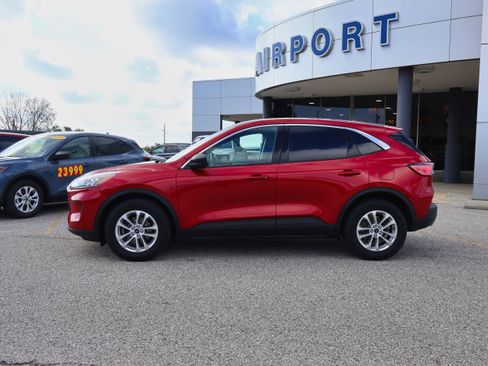 Used 2022 Ford Escape SE w/ Cold Weather Package image 2