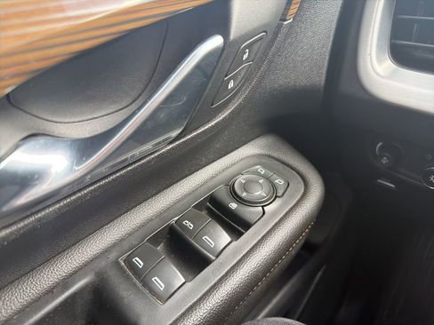 Used 2021 GMC Terrain SLE FWD image 17