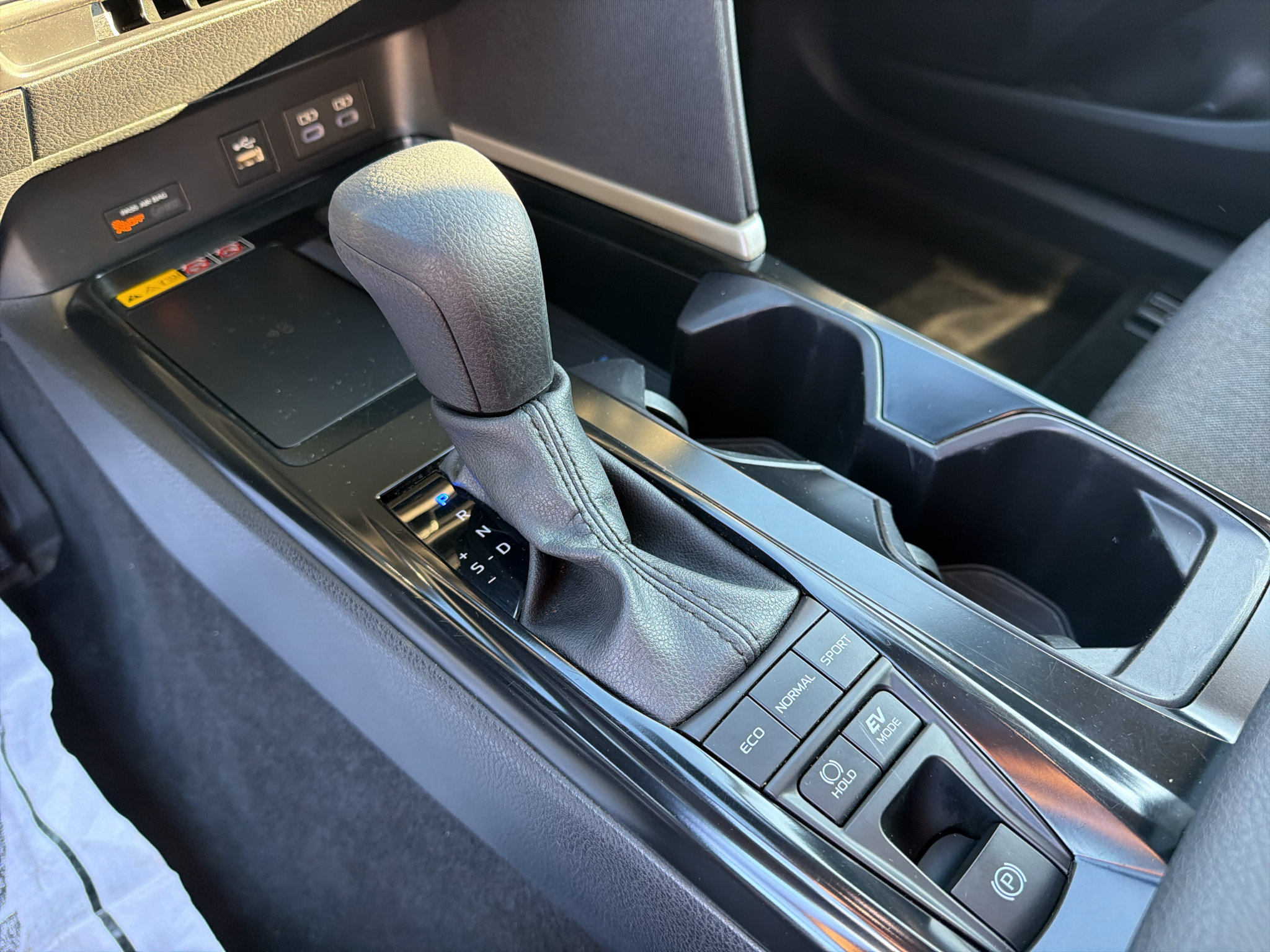 Used 2025 Toyota Camry LE FWD image 22