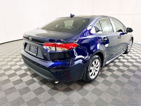 Used 2025 Toyota Corolla LE FWD image 3