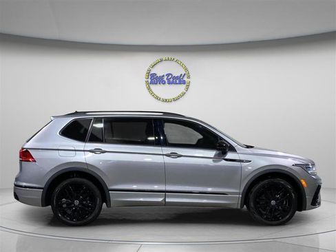 Used 2022 Volkswagen Tiguan SE R-Line image 7