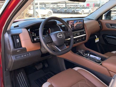 New 2026 Nissan Pathfinder Platinum image 8