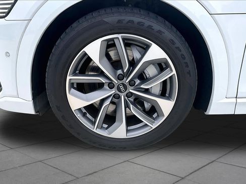 Used 2021 Audi e-tron Premium Plus AWD/4WD image 10