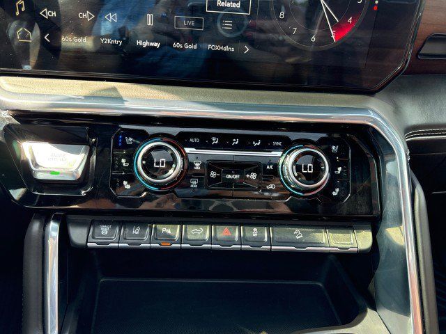 Used 2025 GMC Sierra 2500 Denali Ultimate AWD/4WD image 25