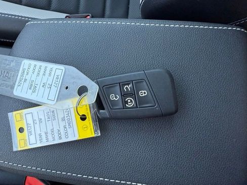 Certified 2025 Volkswagen Taos SEL image 34