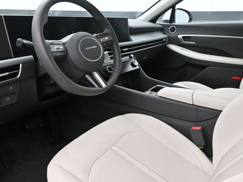 Certified 2025 Hyundai Sonata SEL image 10