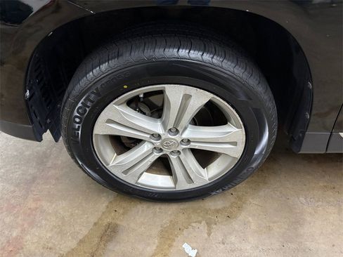 Used 2013 Toyota Highlander Limited image 35