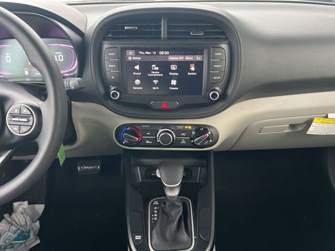 Used 2024 Kia Soul LX image 8
