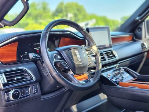 Used 2019 Lincoln Navigator L Select AWD/4WD image 21