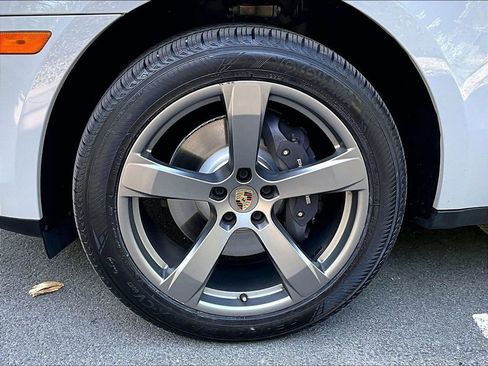 Certified 2023 Porsche Macan AWD/4WD image 14