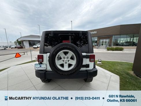 Used 2018 Jeep Wrangler Unlimited Sport S AWD/4WD image 12
