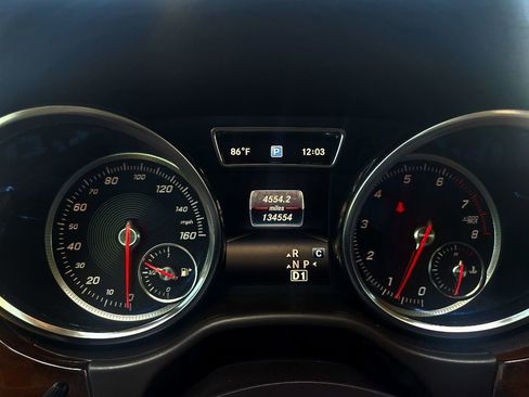 Used 2018 Mercedes-Benz GLS 450 4MATIC image 21