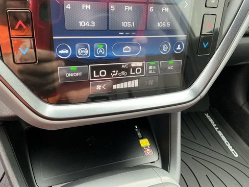 Used 2025 Volkswagen Atlas SE FWD image 33