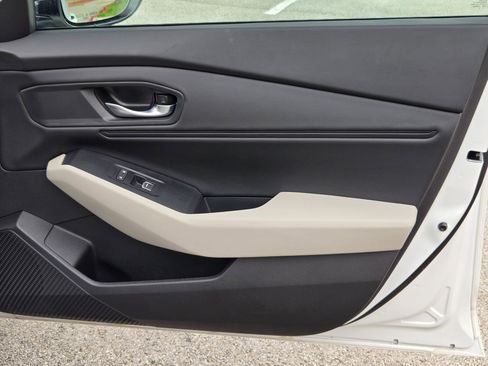 Certified 2025 Honda Accord SE image 28