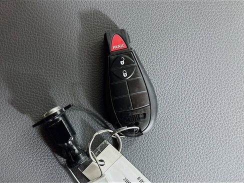 Used 2020 RAM 1500 Classic SLT RWD image 34