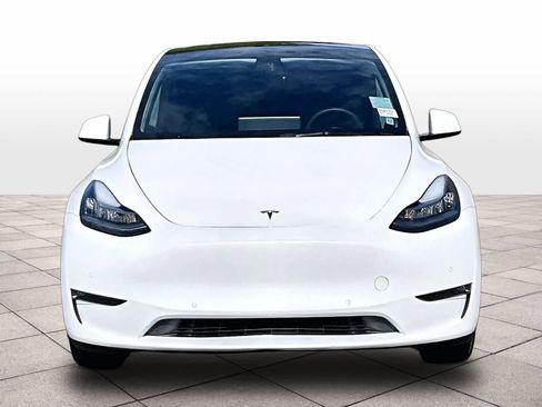 Used 2022 Tesla Model Y Long Range image 3