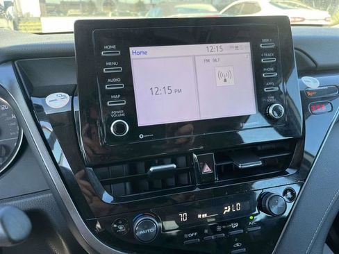 Used 2024 Toyota Camry SE image 15