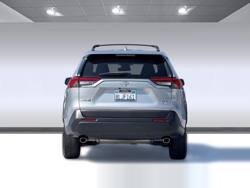 Used 2019 Toyota RAV4 XLE w/ Carpet Mat Package AWD/4WD image 9